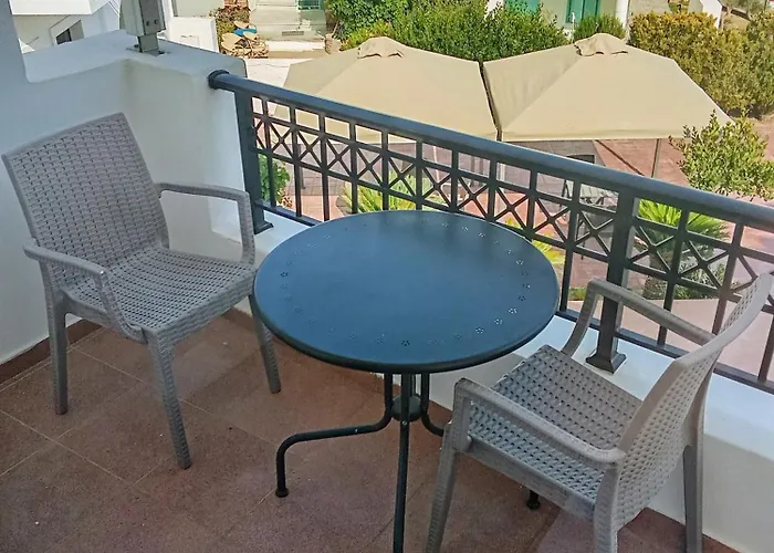 Alex Mike Apartman Ajía Ána